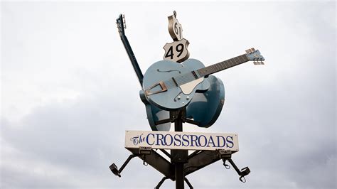  Crossroads Blues - Uma Viagem Retrospetiva pelo Som da Delta e o Grito Selvagem do Blues